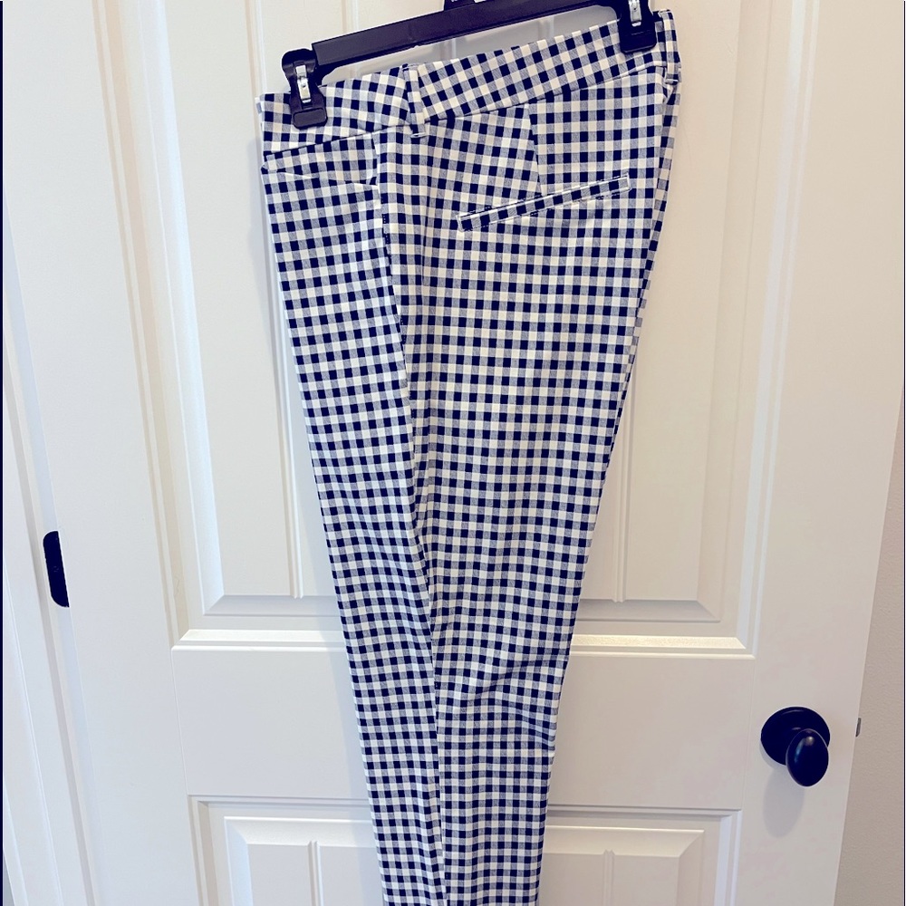 Old Navy cropped pixie pants. EUC